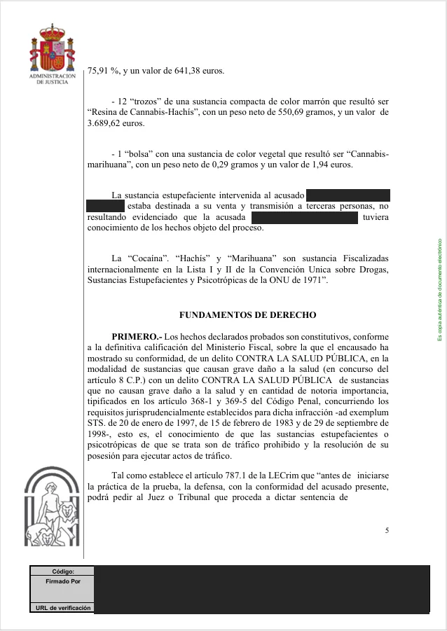 Sentencia de conformidad con absolución de coacusada — delito contra la salud pública — documento del expediente, con datos personales ocultados