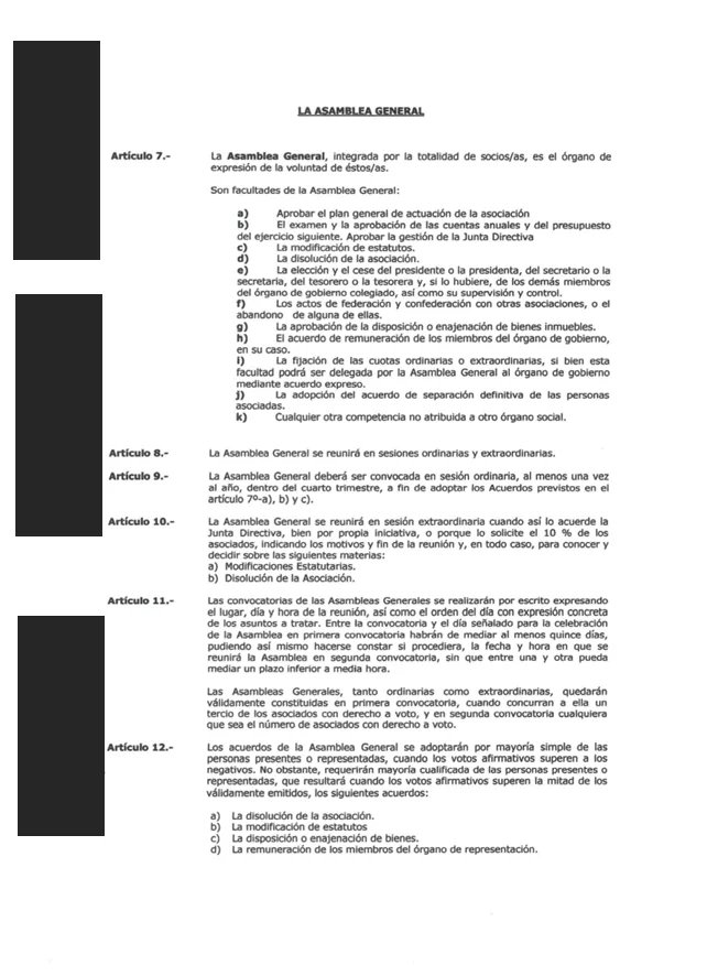 Constitución y redacción de estatutos de asociación cannábica — documento del expediente, con datos personales ocultados