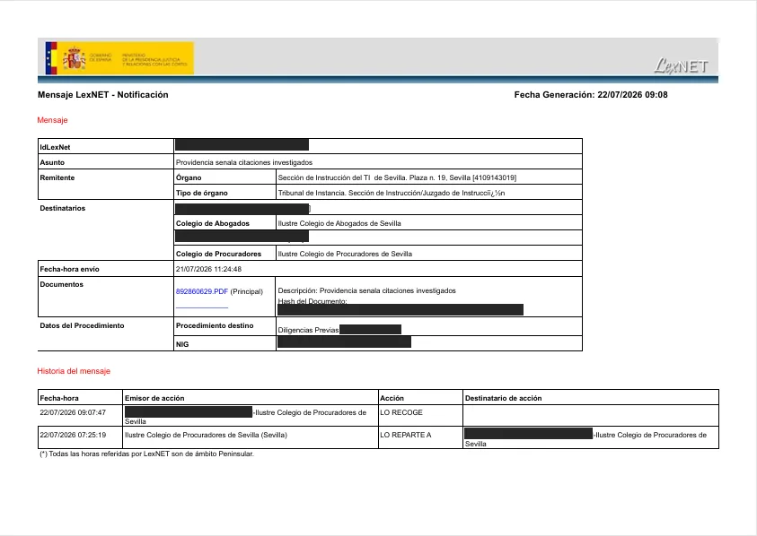 Admisión a trámite de querella por administración desleal y falsedad contable — documento del expediente, con datos personales ocultados